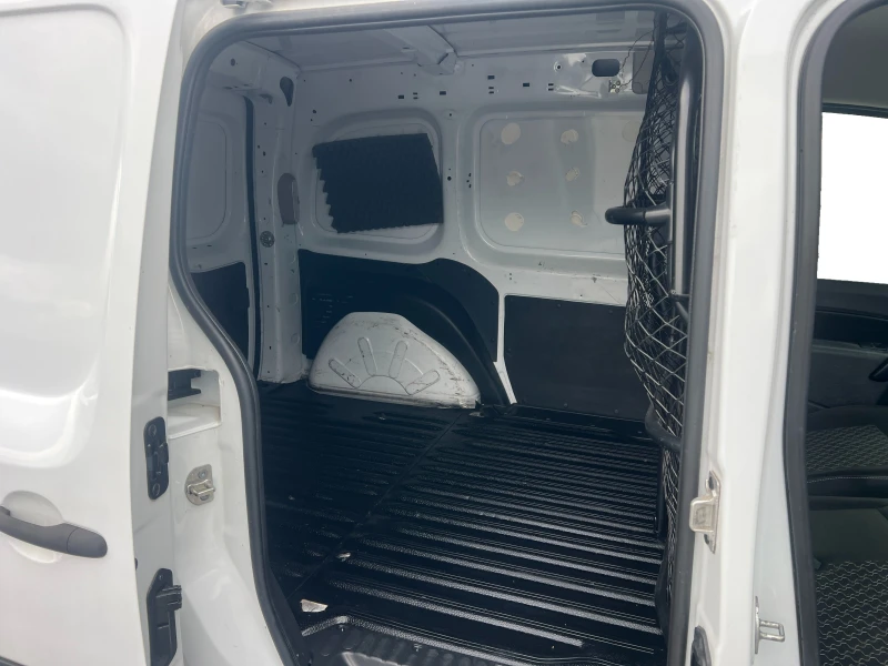 Renault Kangoo 1.5dCi 47000km, снимка 10 - Автомобили и джипове - 52567193