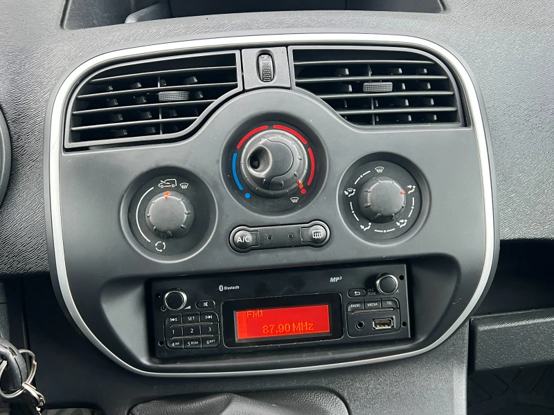 Renault Kangoo 1.5dCi 47000km, снимка 14 - Автомобили и джипове - 52567193