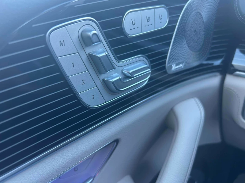 Mercedes-Benz GLS 450 | AMG-LINE| PANO| AIRMATIC| ОБДУХВАНЕ| ПОДГРЕВИ, снимка 11 - Автомобили и джипове - 53496355