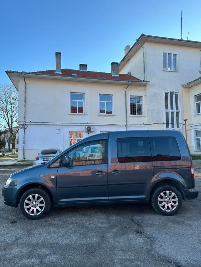 VW Caddy 1.6, снимка 2 - Автомобили и джипове - 48524419