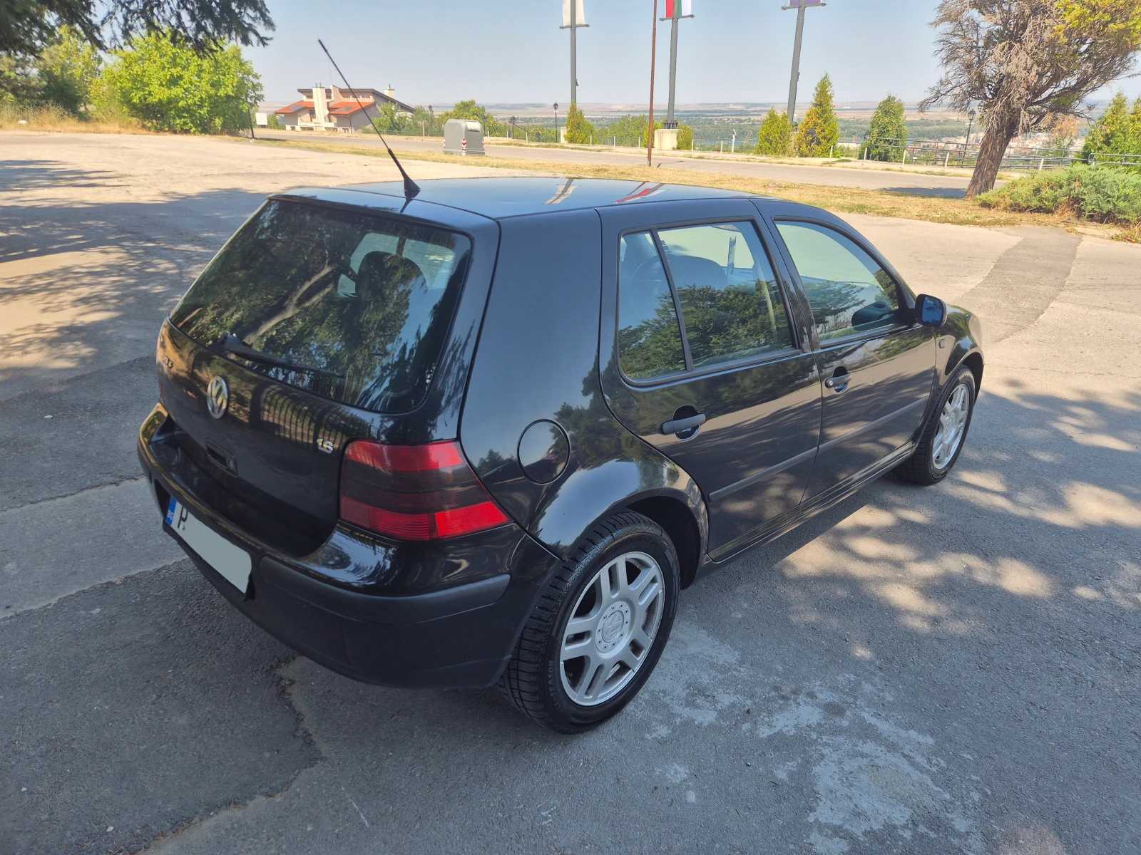 VW Golf 1.6 КЛИМАТИК - изображение 7