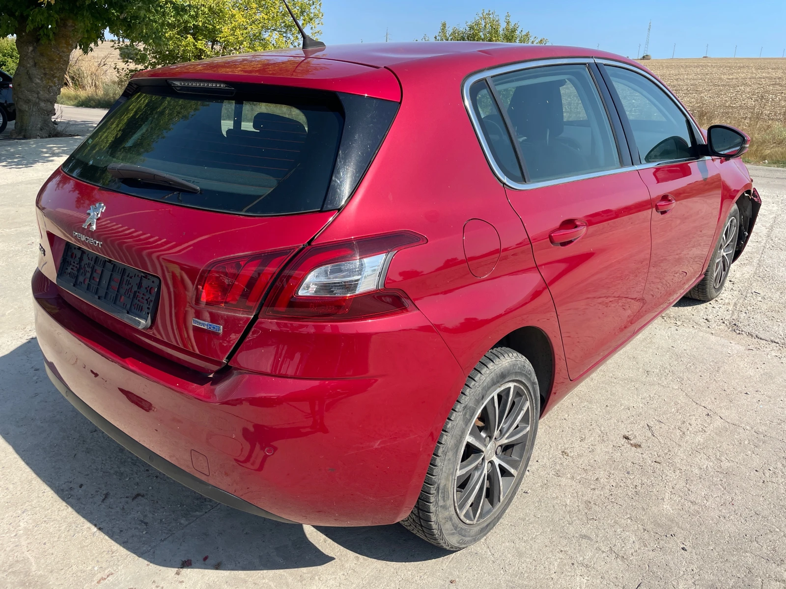 Peugeot 308 1.6 Blue HDI - изображение 3