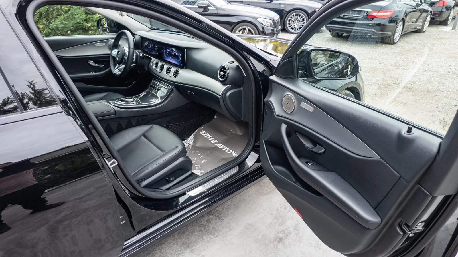 Mercedes-Benz E 220 D FULL 6.3 AMG BLACK LINE FACELIFT ЛИЗИНГ 100% | Mobile.bg — изображение 13