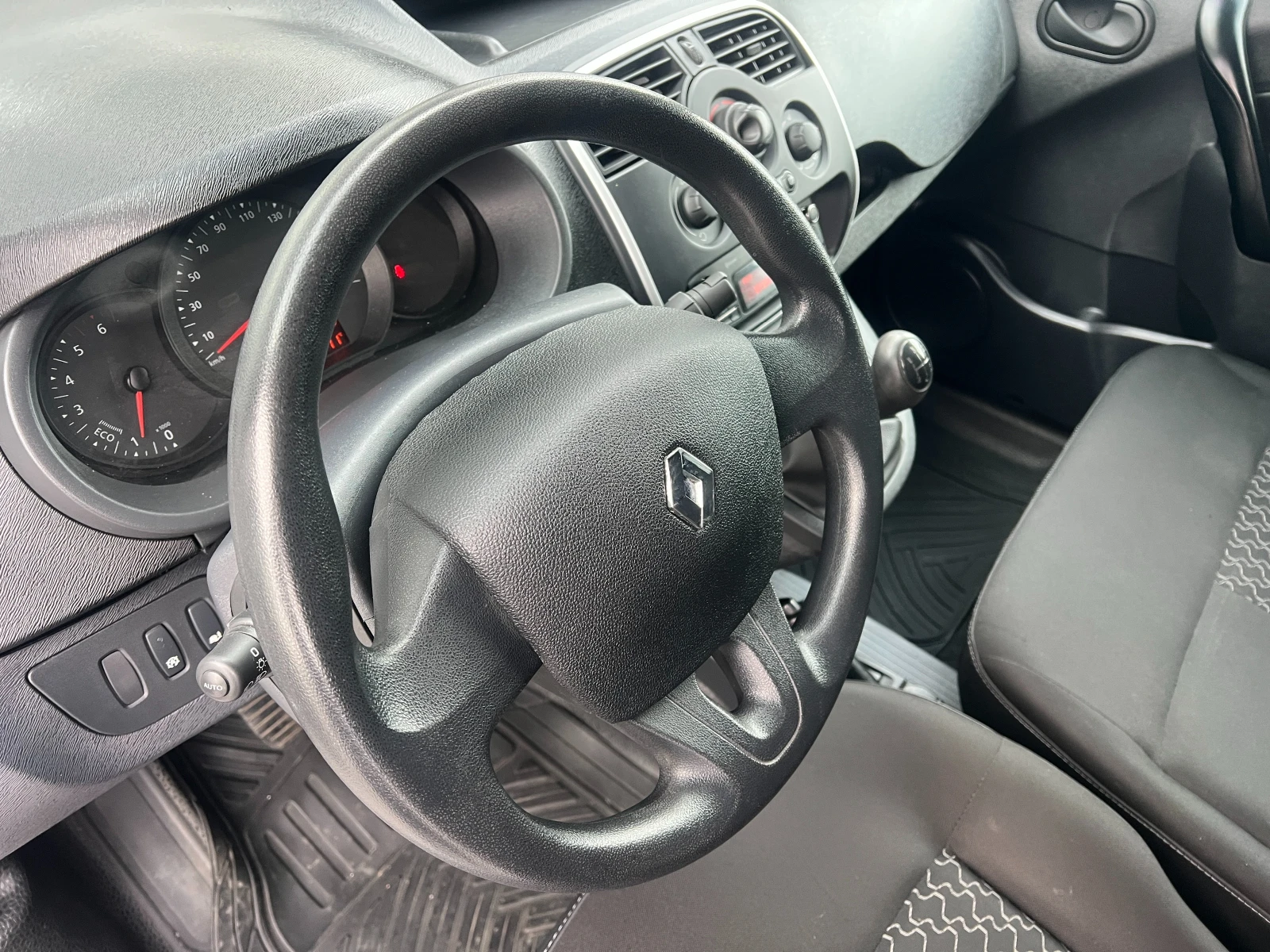 Renault Kangoo 1.5dCi 47000km - изображение 8