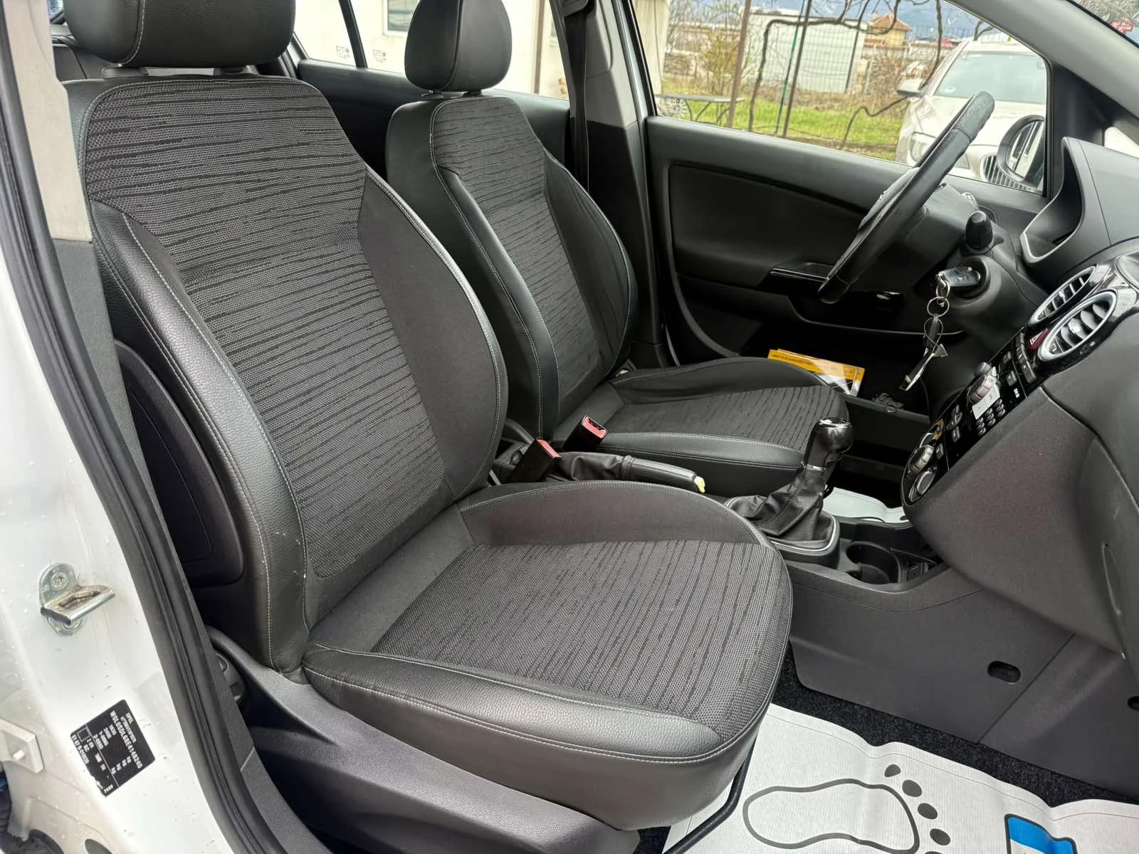 Opel Corsa 1.2i GAZ КОЖА, снимка 12 - Автомобили и джипове - 53900727