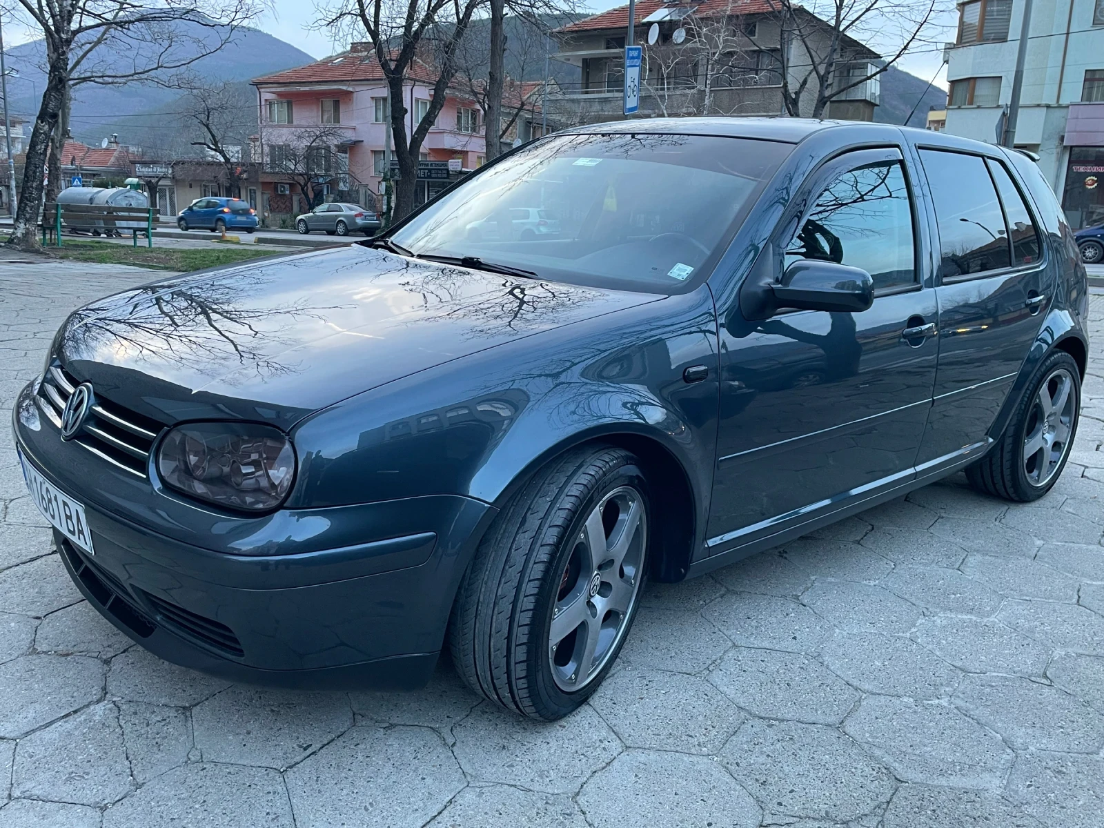 VW Golf, снимка 4 - Автомобили и джипове - 54045658