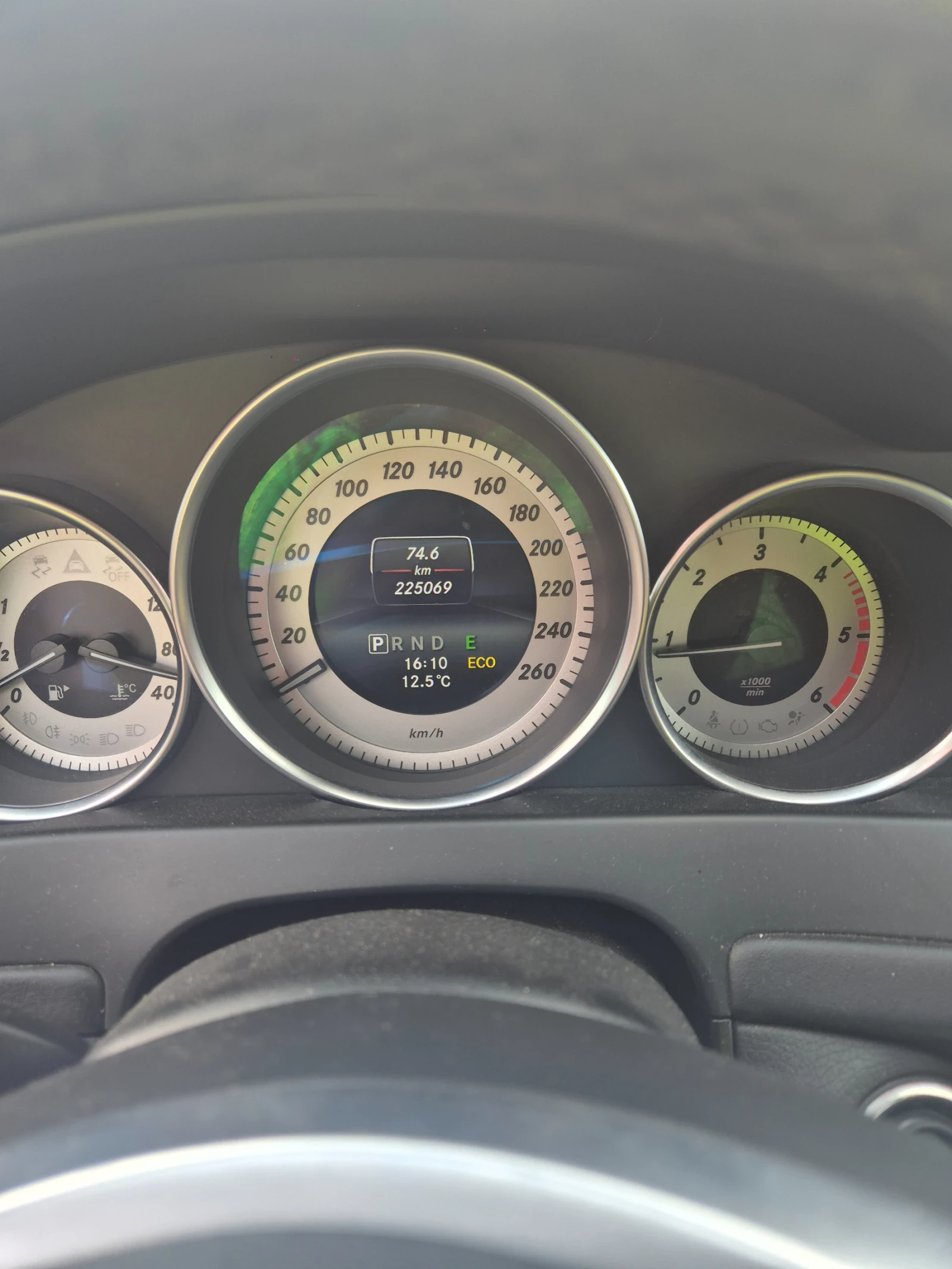 Mercedes-Benz C 220, снимка 13 - Автомобили и джипове - 54108173