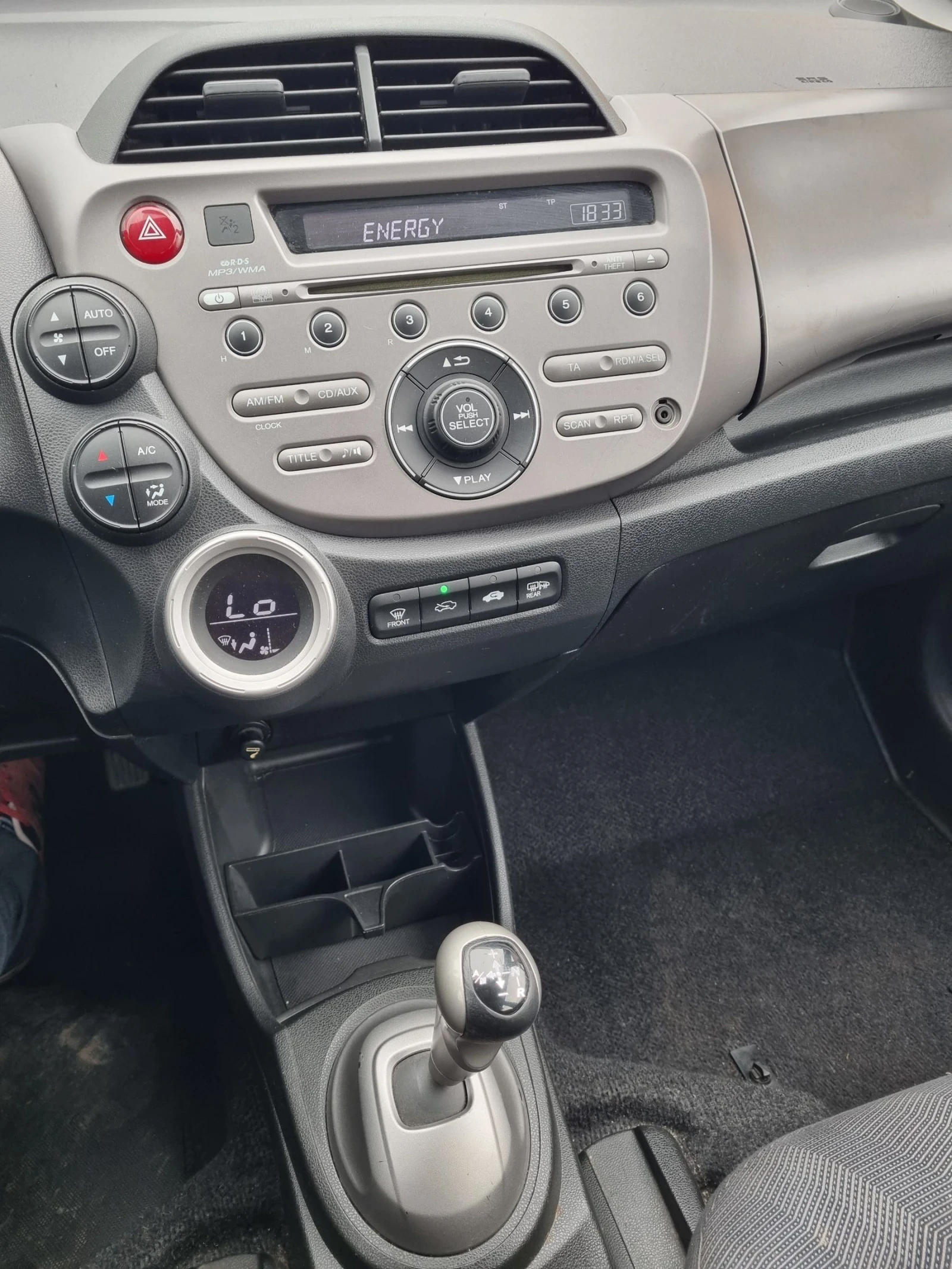 Honda Jazz 1.4i - vtec, снимка 8 - Автомобили и джипове - 54563467