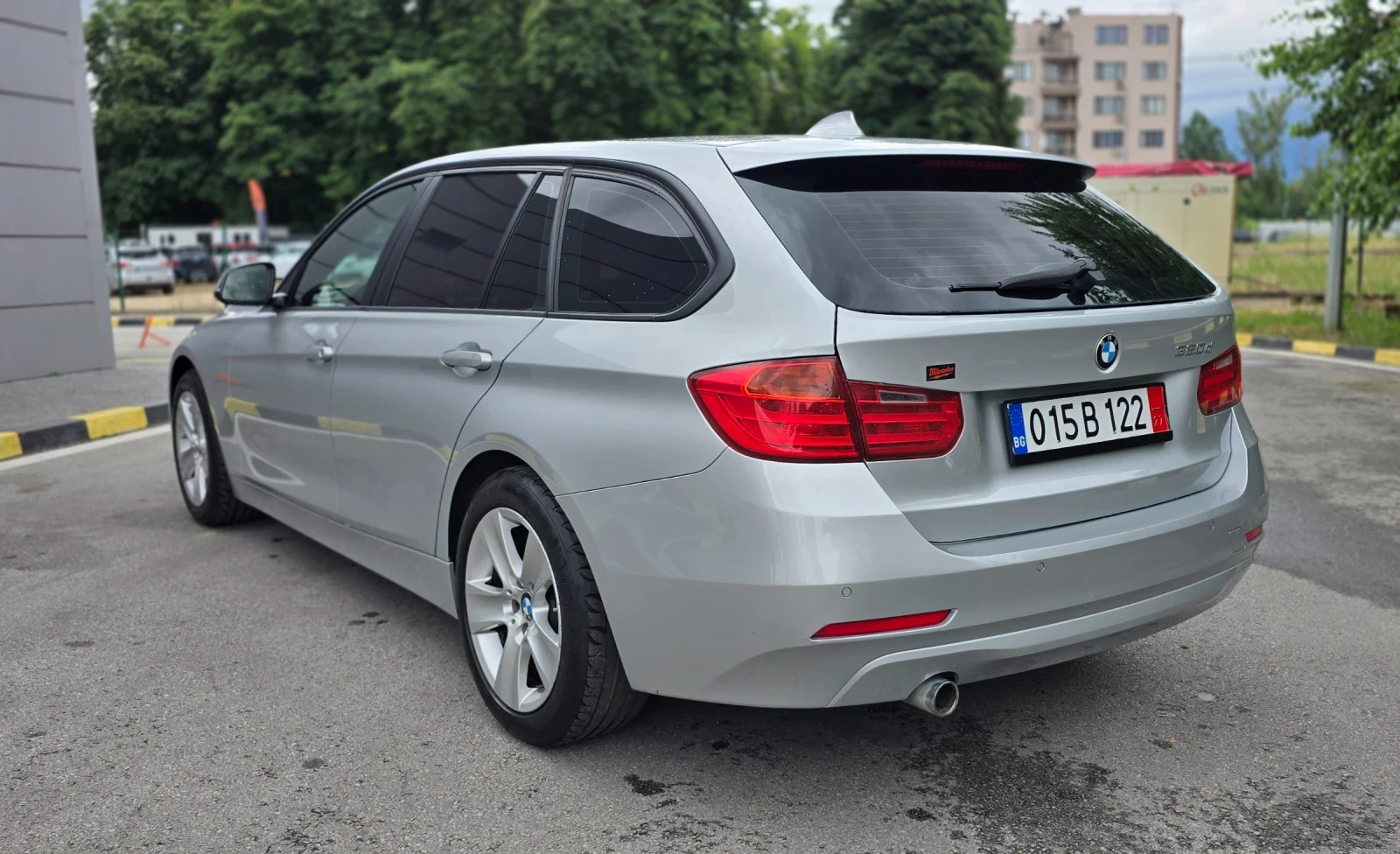 BMW 320, снимка 4 - Автомобили и джипове - 54776683