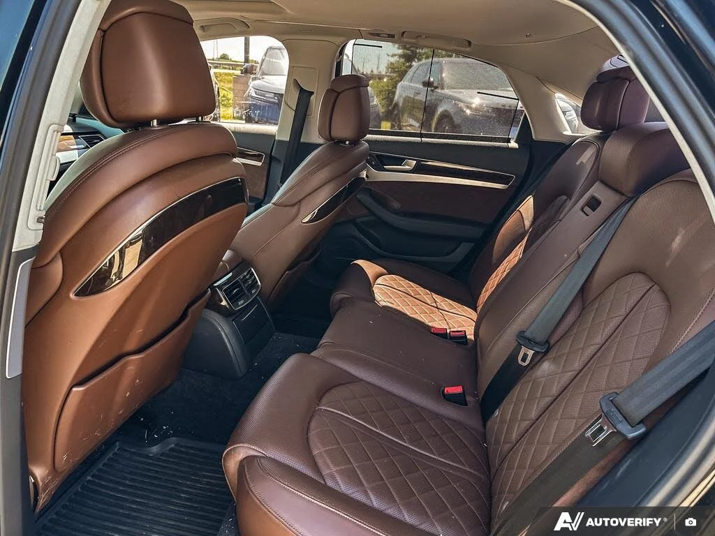 Audi A8 4.0T* quattro* АвтоКредит* (ЦЕНА ДО БГ), снимка 17 - Автомобили и джипове - 54918199
