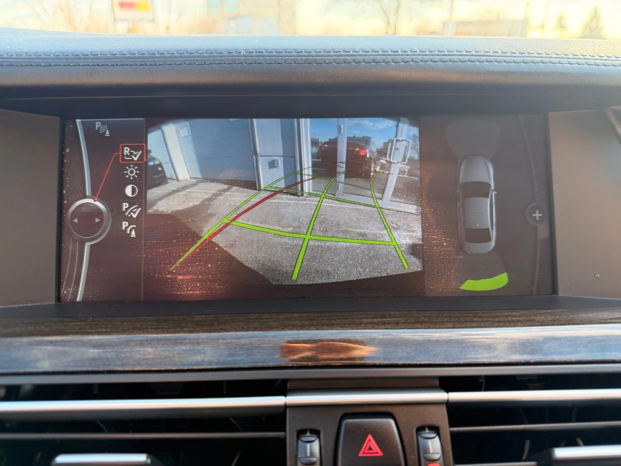 BMW 750 xDrive* АвтоКредит* (ЦЕНА ДО БГ), снимка 14 - Автомобили и джипове - 54935232