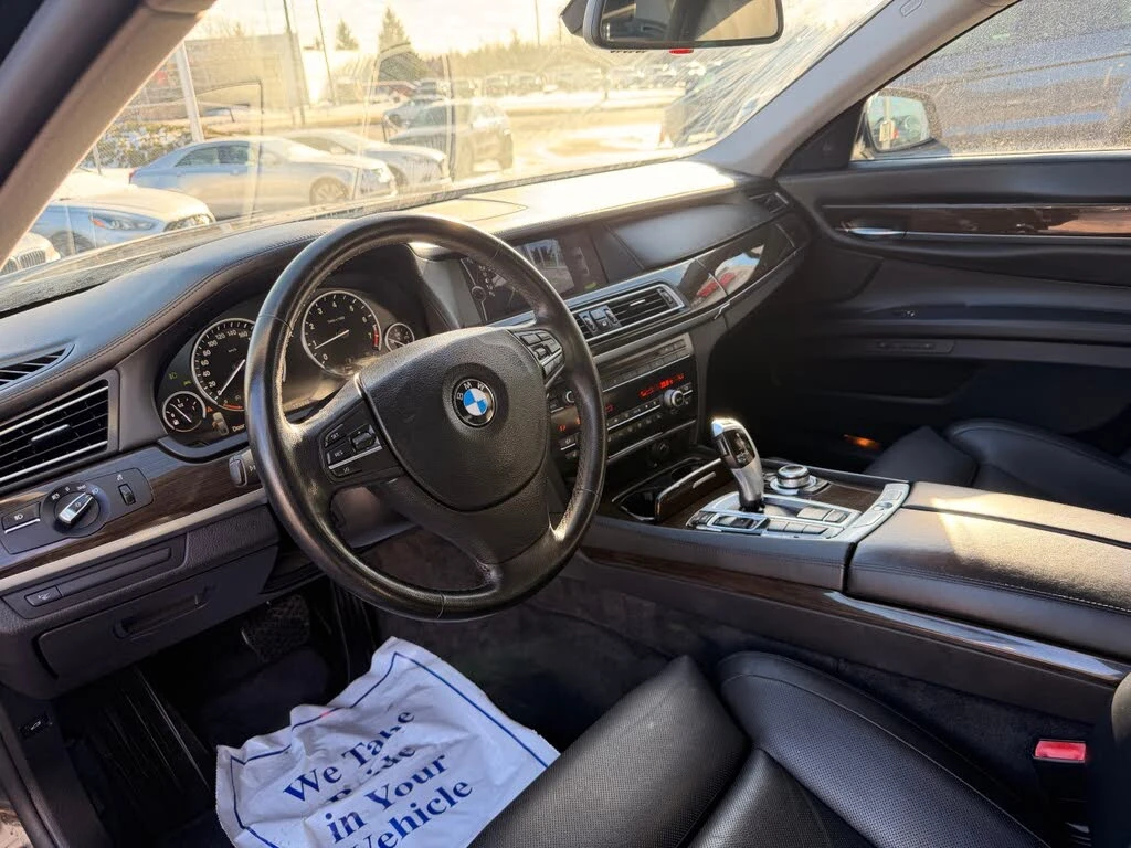 BMW 750 xDrive* АвтоКредит* (ЦЕНА ДО БГ), снимка 9 - Автомобили и джипове - 54935232
