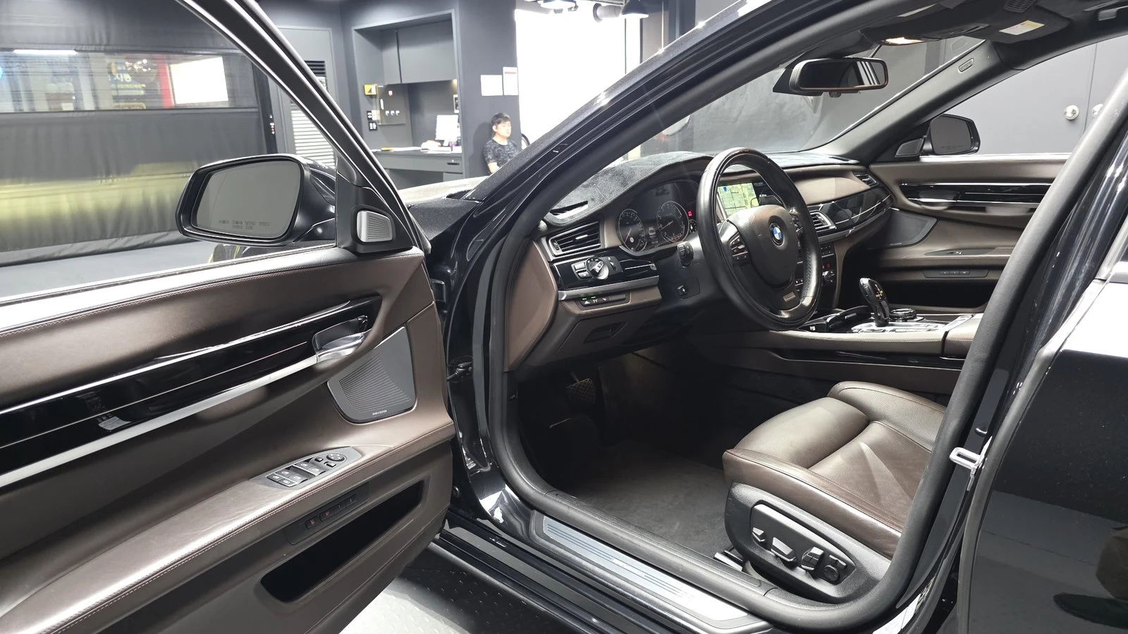 BMW 750 ���* ���������* HUD* 360* SOFT CLOSE* ������ ���� | Mobile.bg � ����������� 10