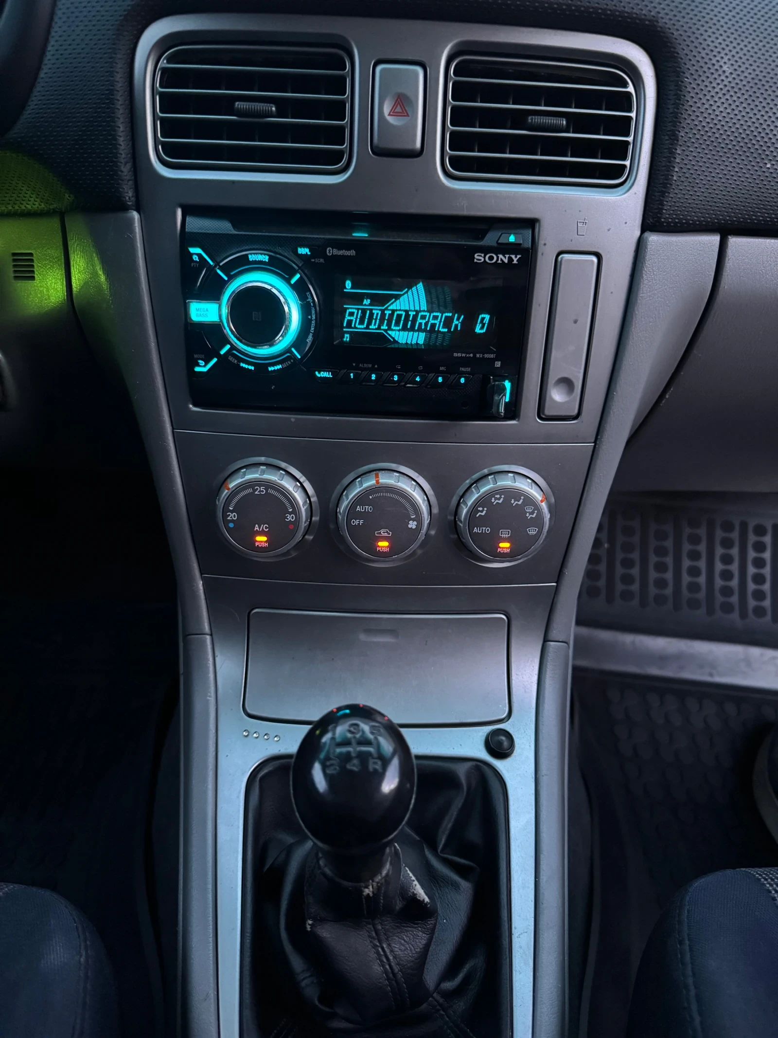 Subaru Forester 2.0 ГАЗ/БЕНЗИН 4x4, снимка 13 - Автомобили и джипове - 55425170