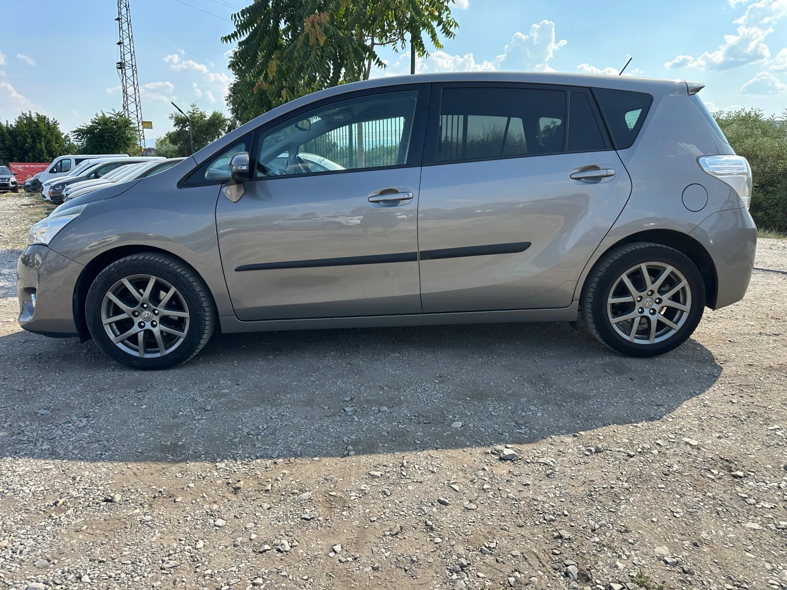 Toyota Verso 1.8-2014-FACELIFT-����-����-1�-�������� | Mobile.bg � ����������� 2