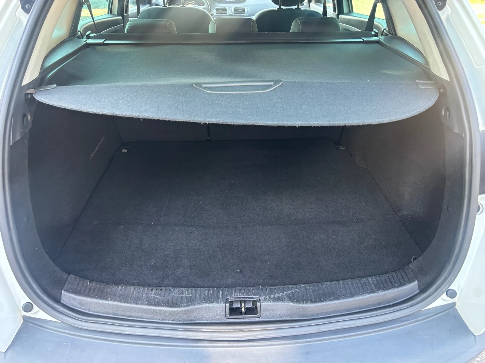 Renault Megane 2015+ 1.5DCI+ 96кс+ ЛЕД+ 6ск, снимка 14 - Автомобили и джипове - 55648941