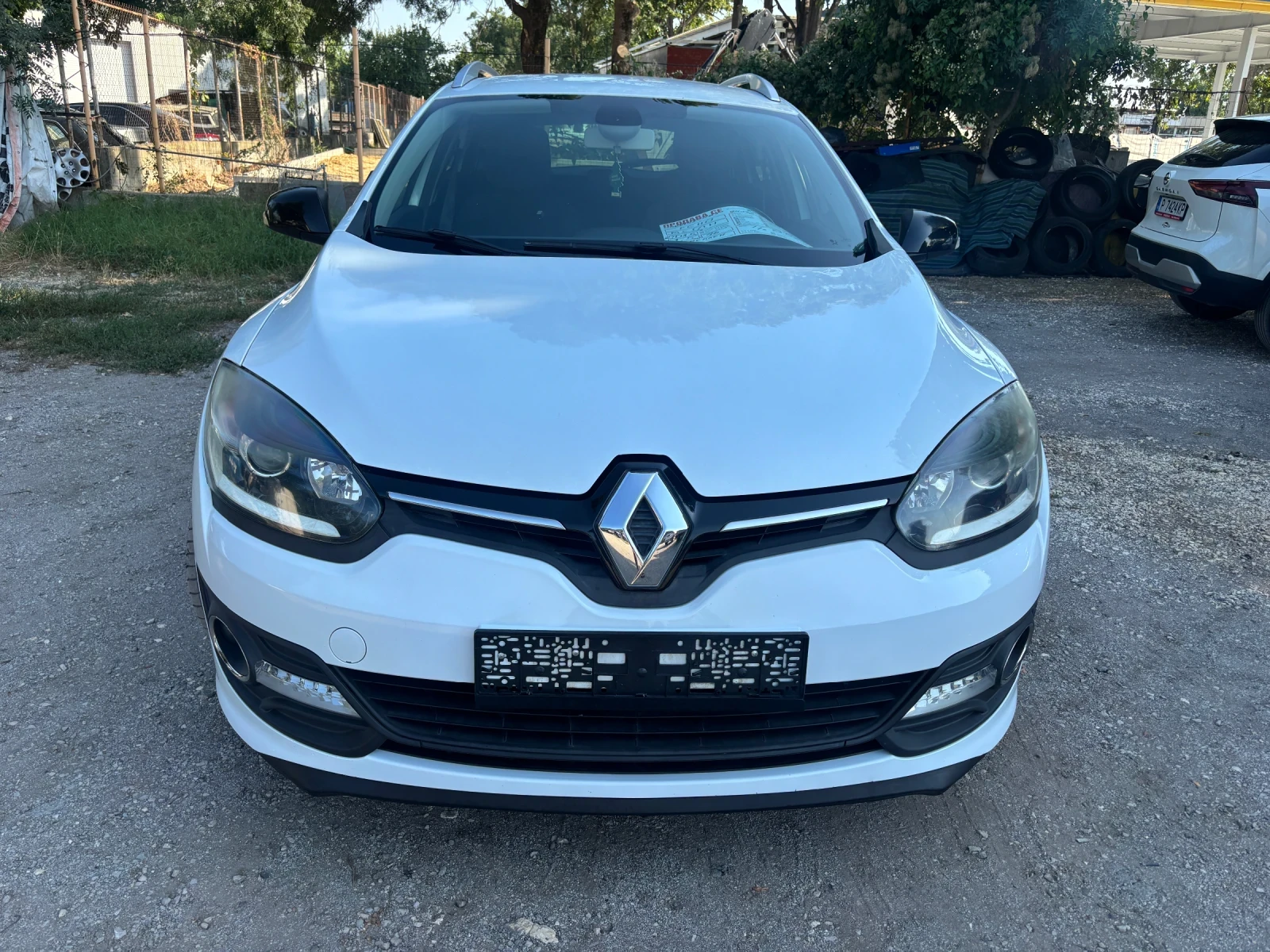 Renault Megane 2015+ 1.5DCI+ 96кс+ ЛЕД+ 6ск, снимка 2 - Автомобили и джипове - 55648941