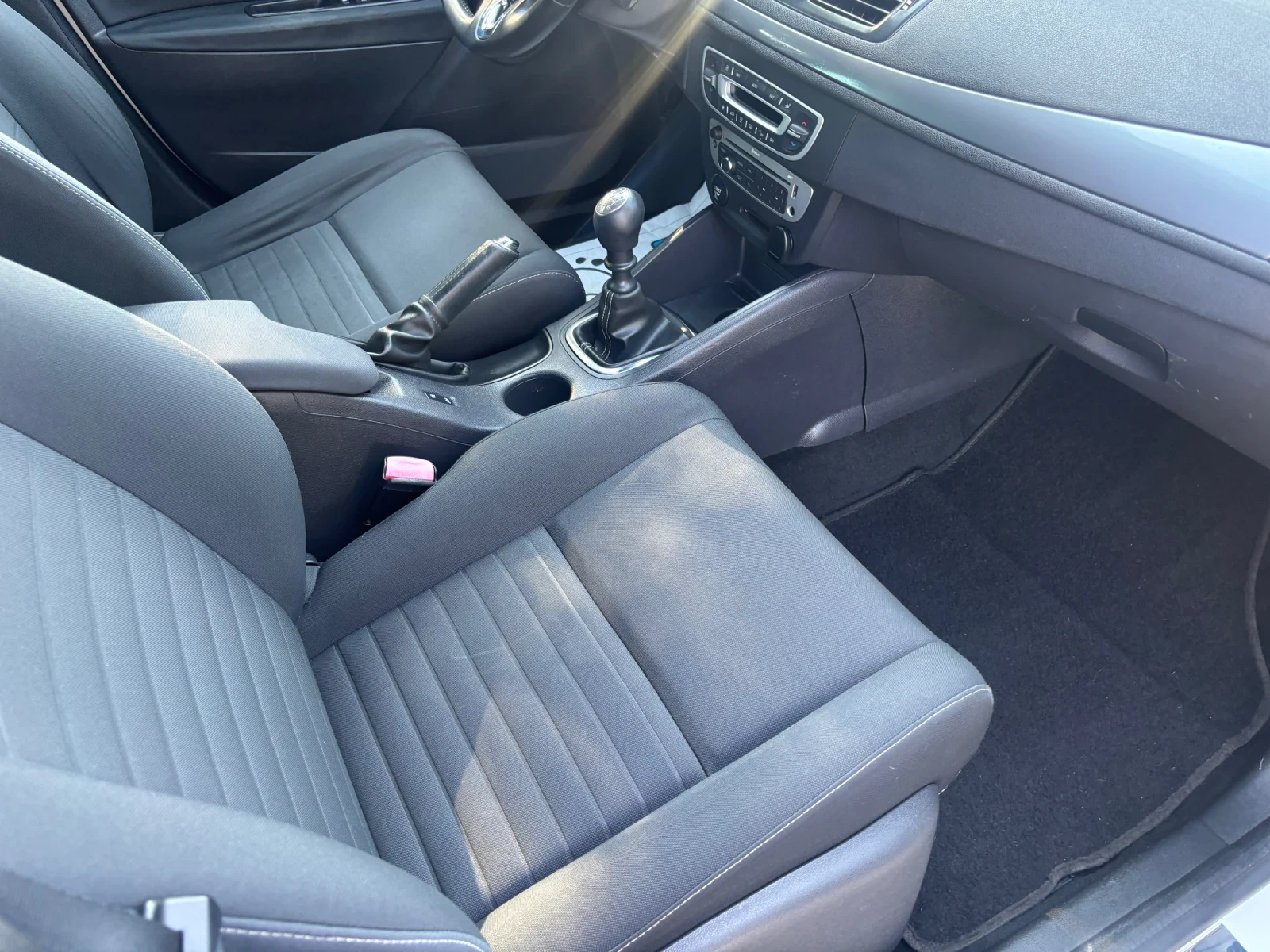 Renault Megane 2015+ 1.5DCI+ 96кс+ ЛЕД+ 6ск, снимка 15 - Автомобили и джипове - 55648941