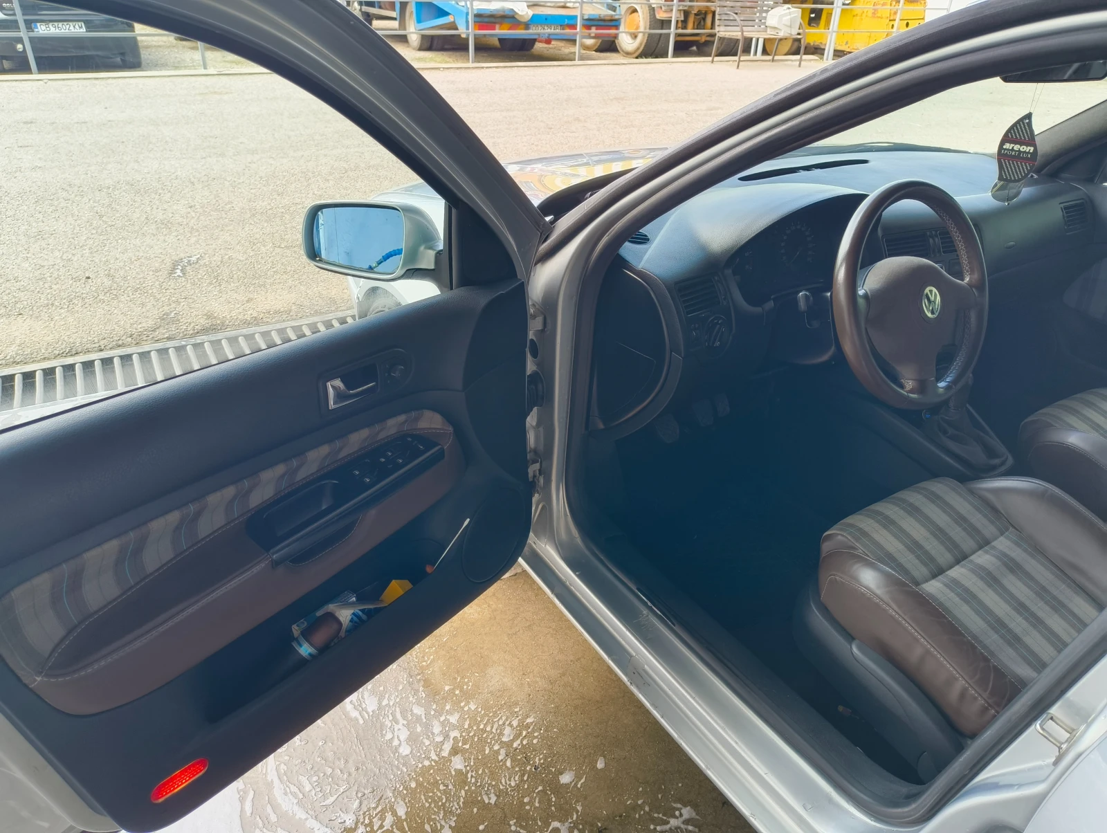 VW Bora, снимка 14 - Автомобили и джипове - 55656194