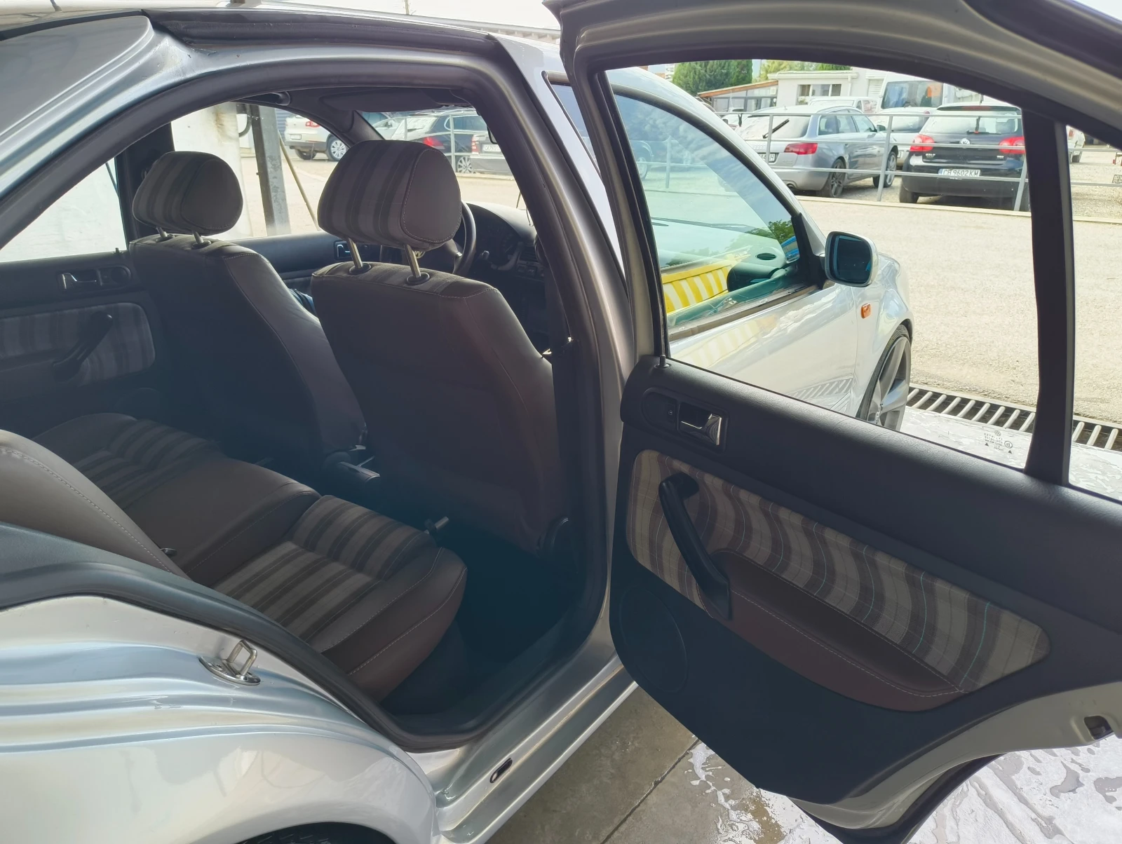 VW Bora, снимка 16 - Автомобили и джипове - 55656194