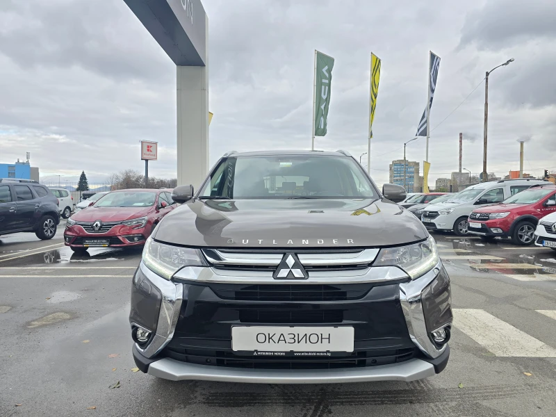 Mitsubishi Outlander 2.2 D InStyle, снимка 2 - Автомобили и джипове - 48056240