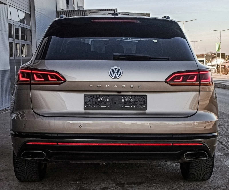 VW Touareg 3.0D, снимка 3 - Автомобили и джипове - 48676328