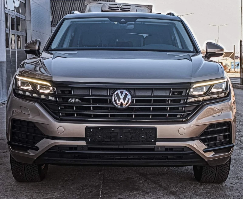 VW Touareg 3.0D, снимка 2 - Автомобили и джипове - 48676328