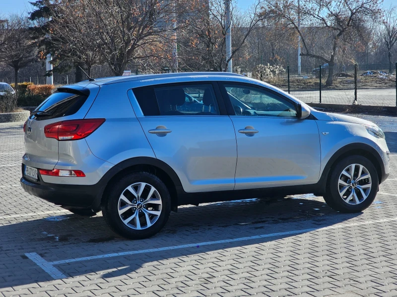 Kia Sportage, снимка 8 - Автомобили и джипове - 48727729