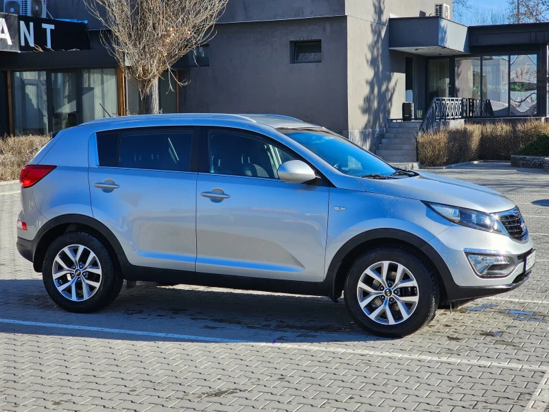 Kia Sportage, снимка 6 - Автомобили и джипове - 48727729