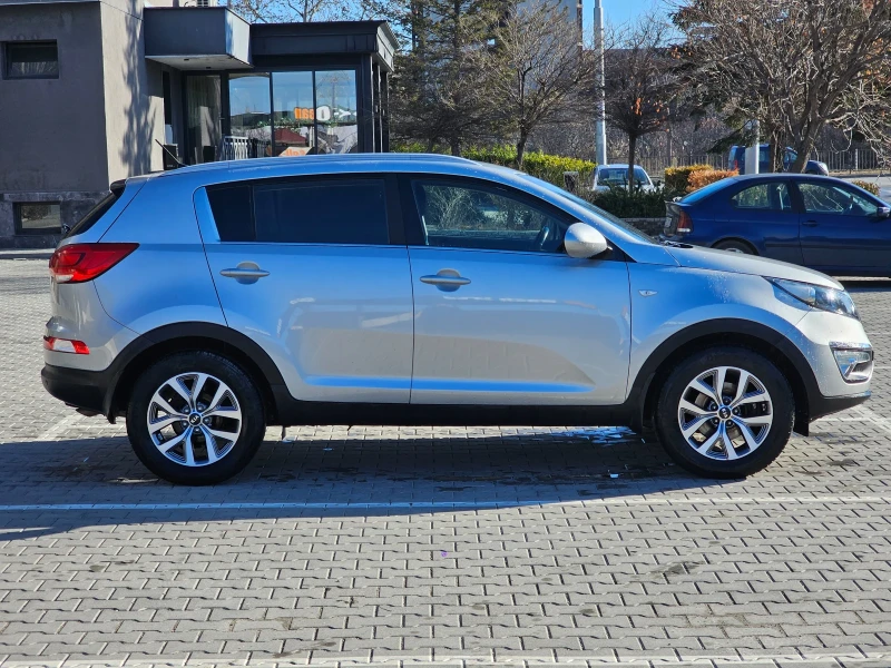 Kia Sportage, снимка 7 - Автомобили и джипове - 48727729