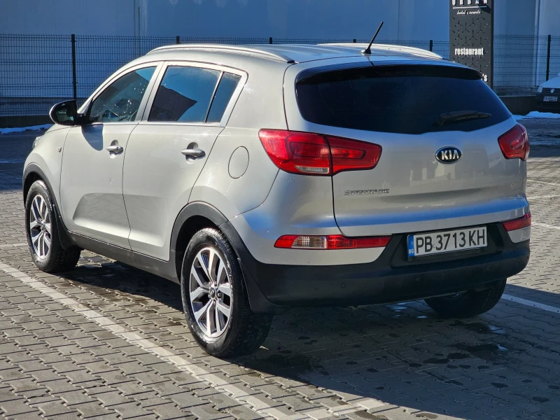 Kia Sportage, снимка 12 - Автомобили и джипове - 48727729