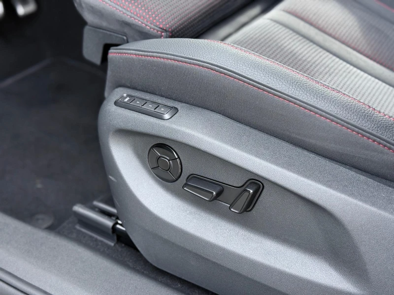 Skoda Kodiaq RS* 2.OTSI* 4x4* CANTON* DISTR* CAMERA* KEYLESS, снимка 6 - Автомобили и джипове - 51765433