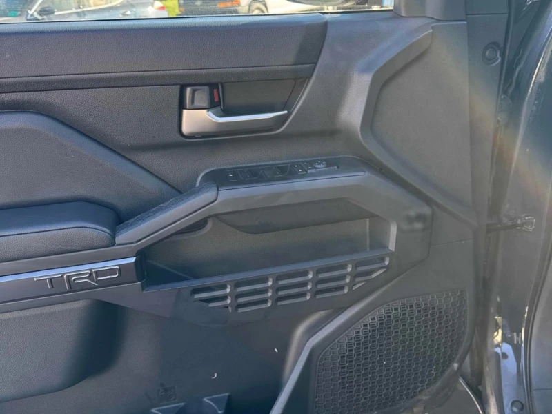 Toyota Tacoma * 4x4 Double Cab Auto * CARFAX * БЕЗ ПЪРВОНАЧАЛНА , снимка 10 - Автомобили и джипове - 52772958