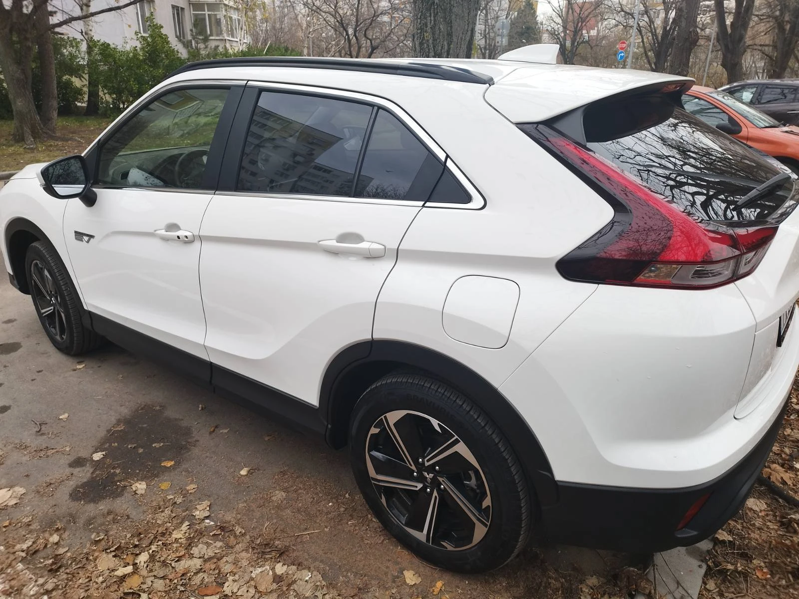 Mitsubishi Eclipse Cross 2.4i Plug In - изображение 4
