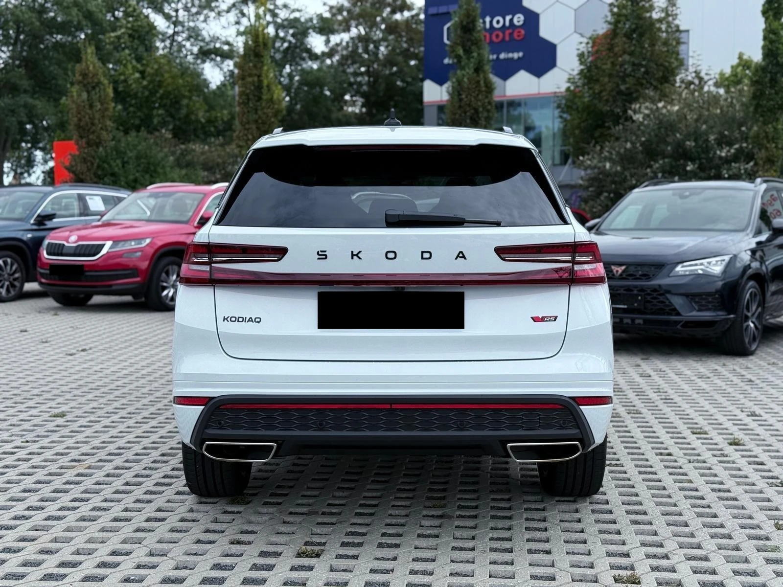 Skoda Kodiaq RS* 2.OTSI* 4x4* CANTON* DISTR* CAMERA* KEYLESS - изображение 4