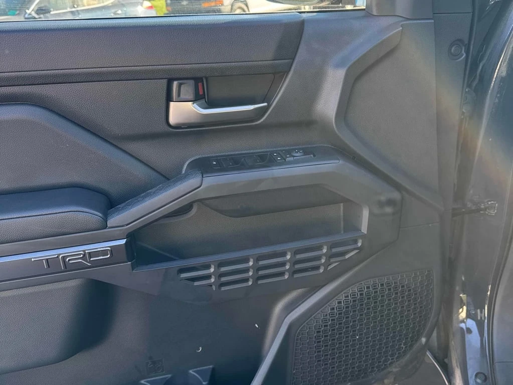 Toyota Tacoma * 4x4 Double Cab Auto * CARFAX * БЕЗ ПЪРВОНАЧАЛНА  - изображение 10