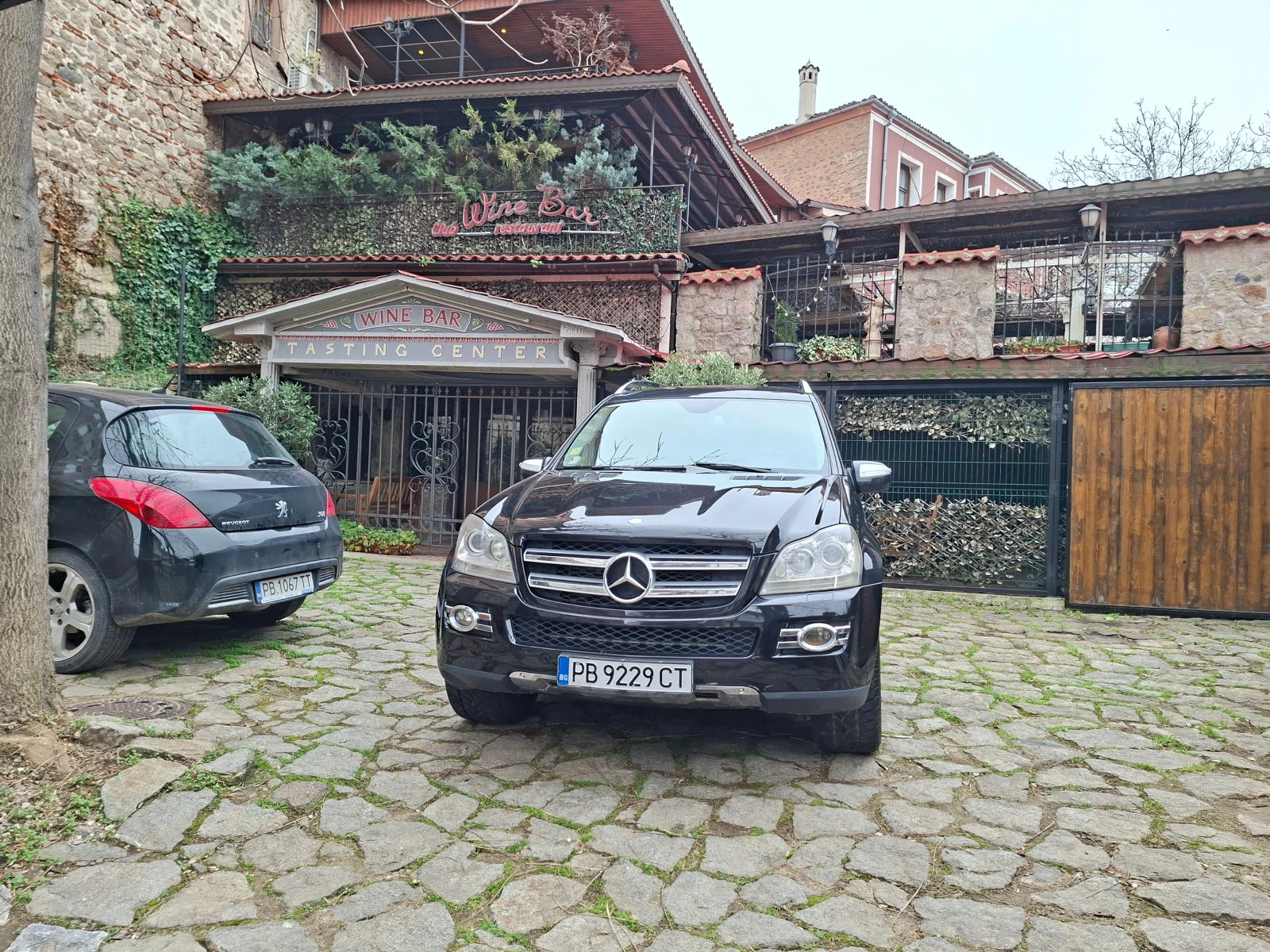 Mercedes-Benz GL 320 7 места 4Матик, снимка 2 - Автомобили и джипове - 53863201