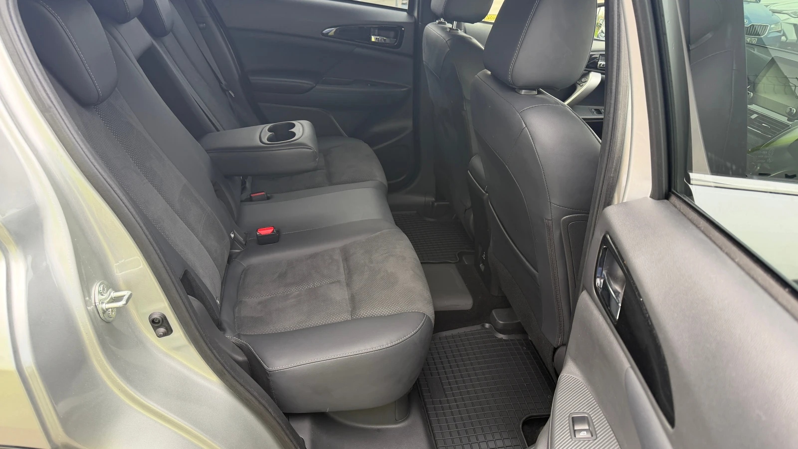 Mitsubishi Eclipse Cross 2.4 Plug In Hybrid 4x4 �� ����� ���������� | Mobile.bg � ����������� 12