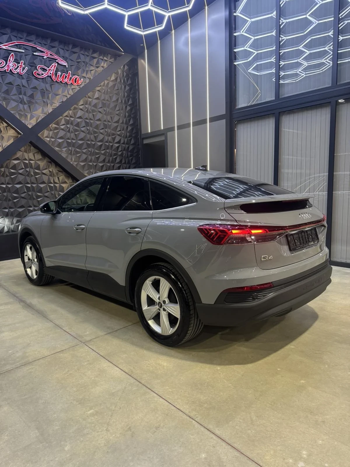 Audi Q4 35 SPORTBACK E-TRON , снимка 4 - Автомобили и джипове - 54419506