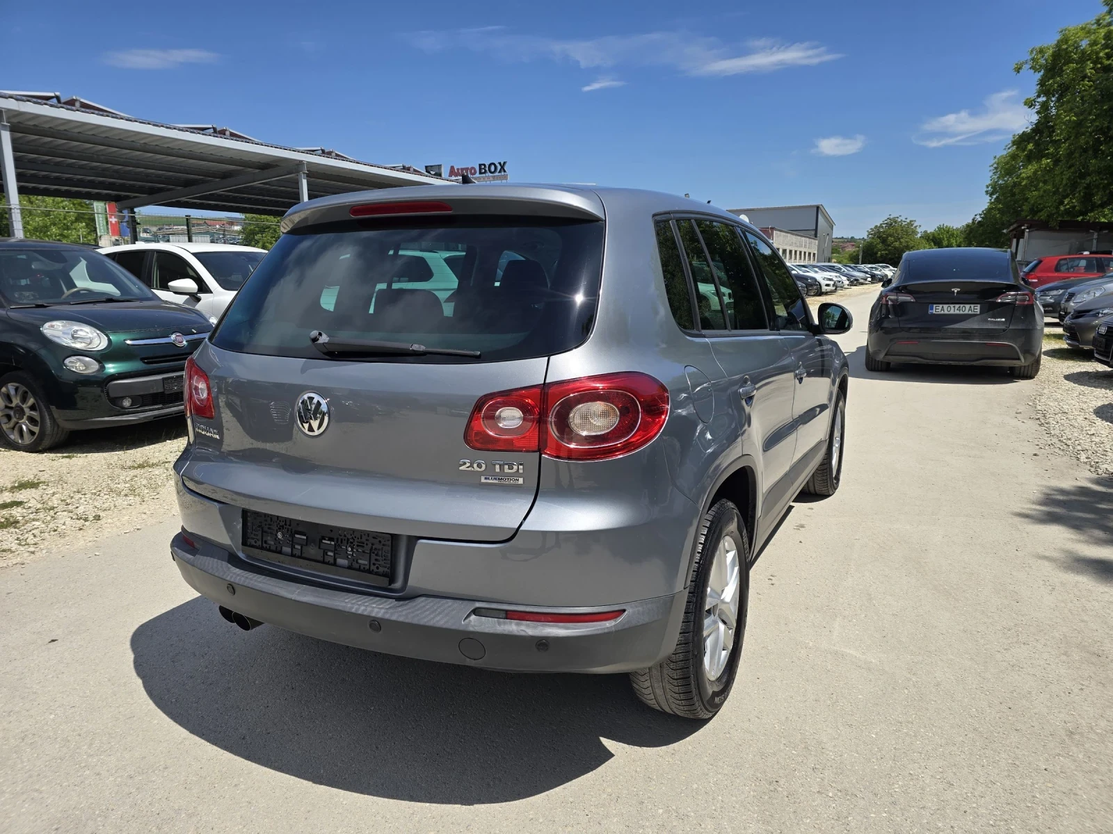 VW Tiguan 2.0TDI 140к.с 6 скорости Парктроник Самопаркиране, снимка 4 - Автомобили и джипове - 54564115
