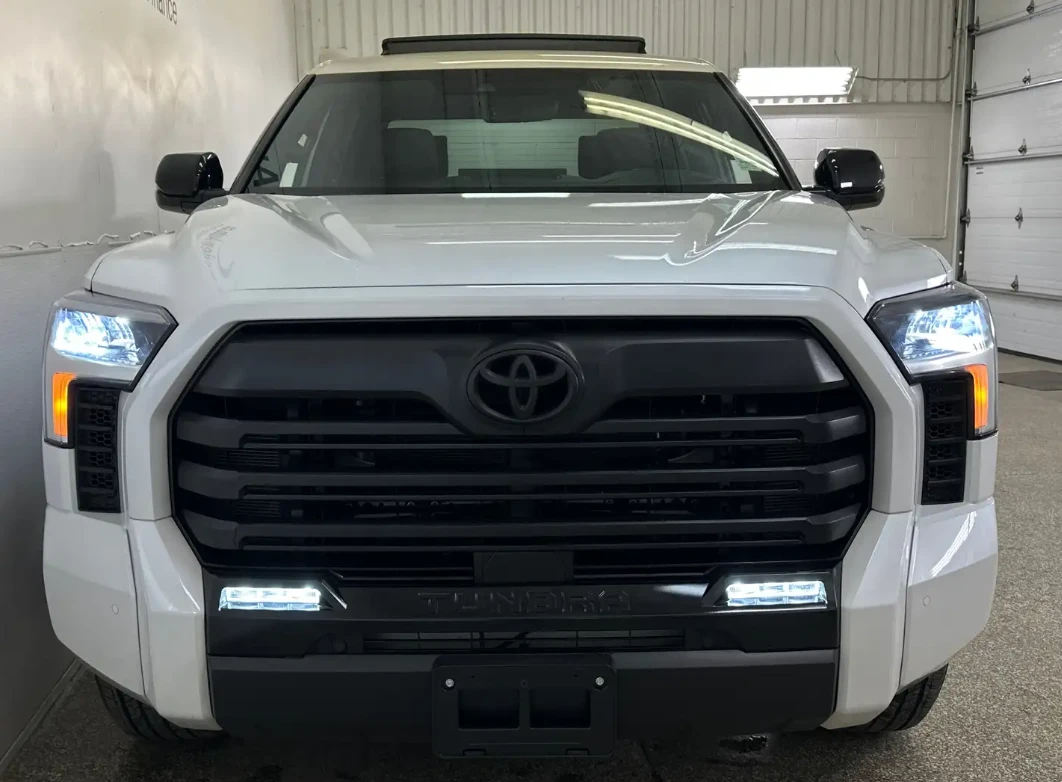 Toyota Tundra LIMITED | CREWMAX | ЕДИН СОБСТВЕНИК, снимка 3 - Автомобили и джипове - 55815369
