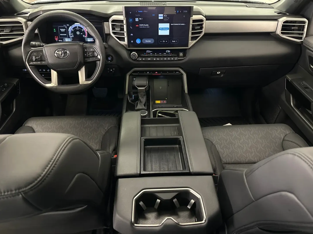Toyota Tundra LIMITED | CREWMAX | ЕДИН СОБСТВЕНИК, снимка 6 - Автомобили и джипове - 55815369