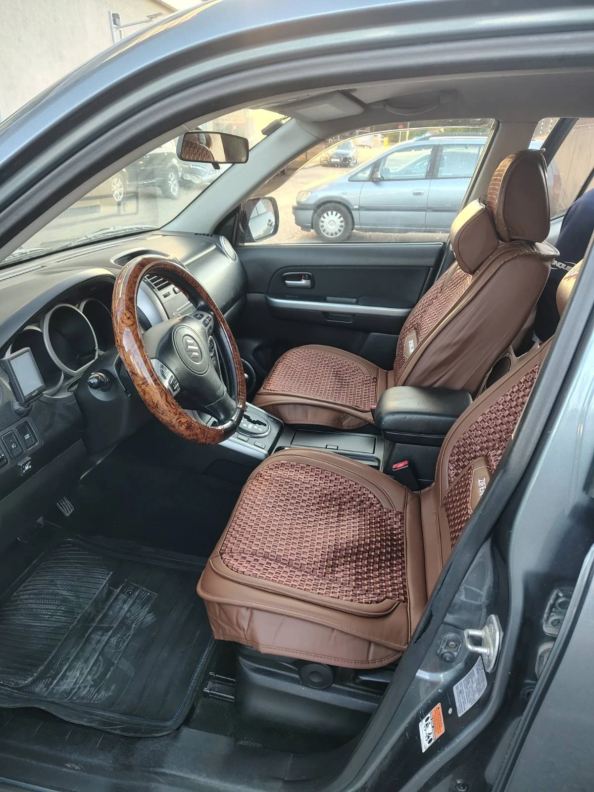 Suzuki Grand vitara Бензин/газ, снимка 10 - Автомобили и джипове - 55972387