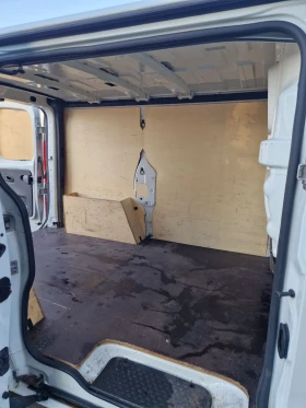 Renault Trafic 1.6 TDI, 125 к.с. КЛИМАТИК , снимка 10