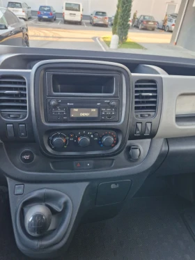 Renault Trafic 1.6 TDI, 125 к.с. КЛИМАТИК , снимка 9