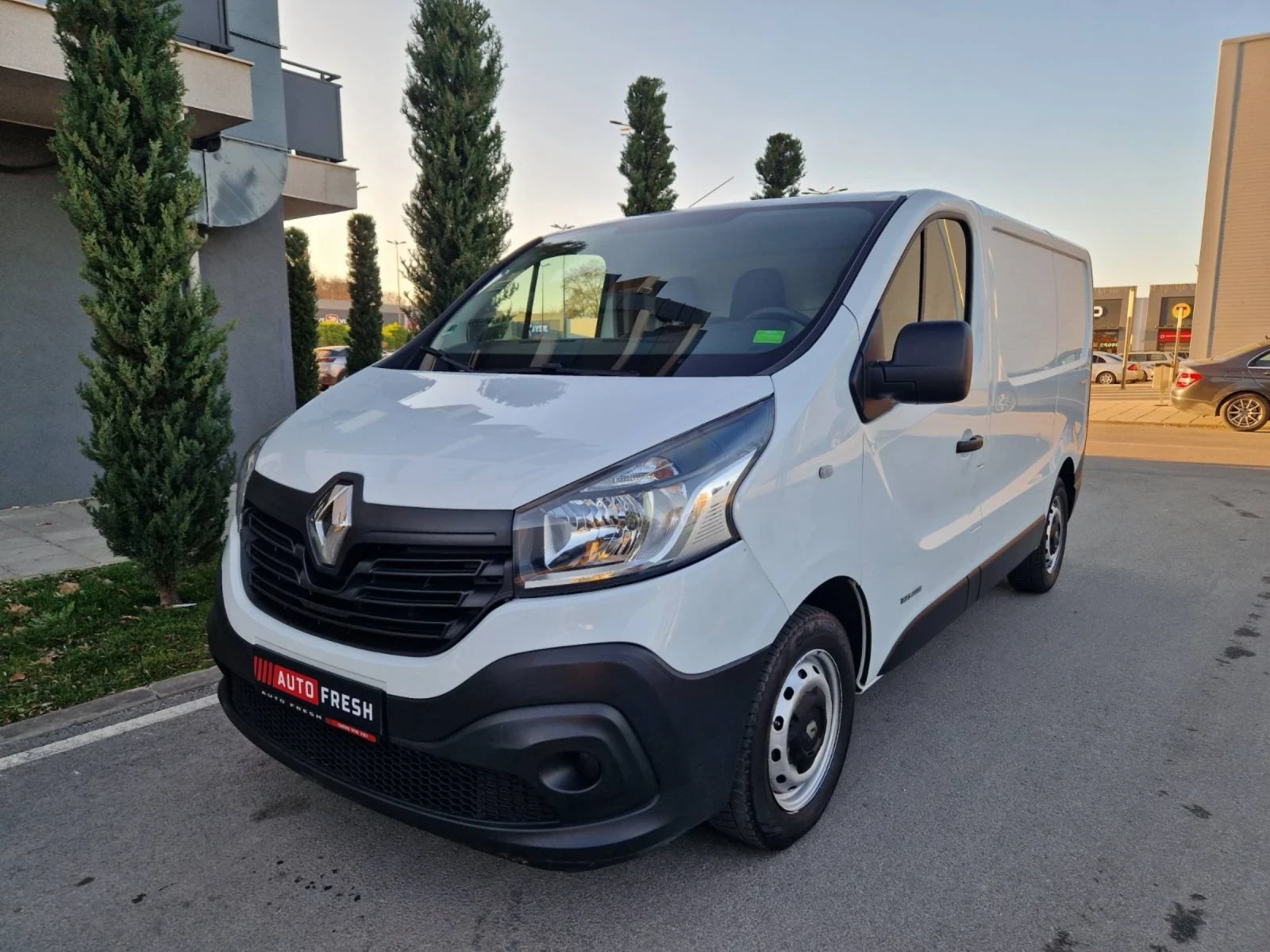 Renault Trafic 1.6 TDI, 125 к.с. КЛИМАТИК , снимка 1