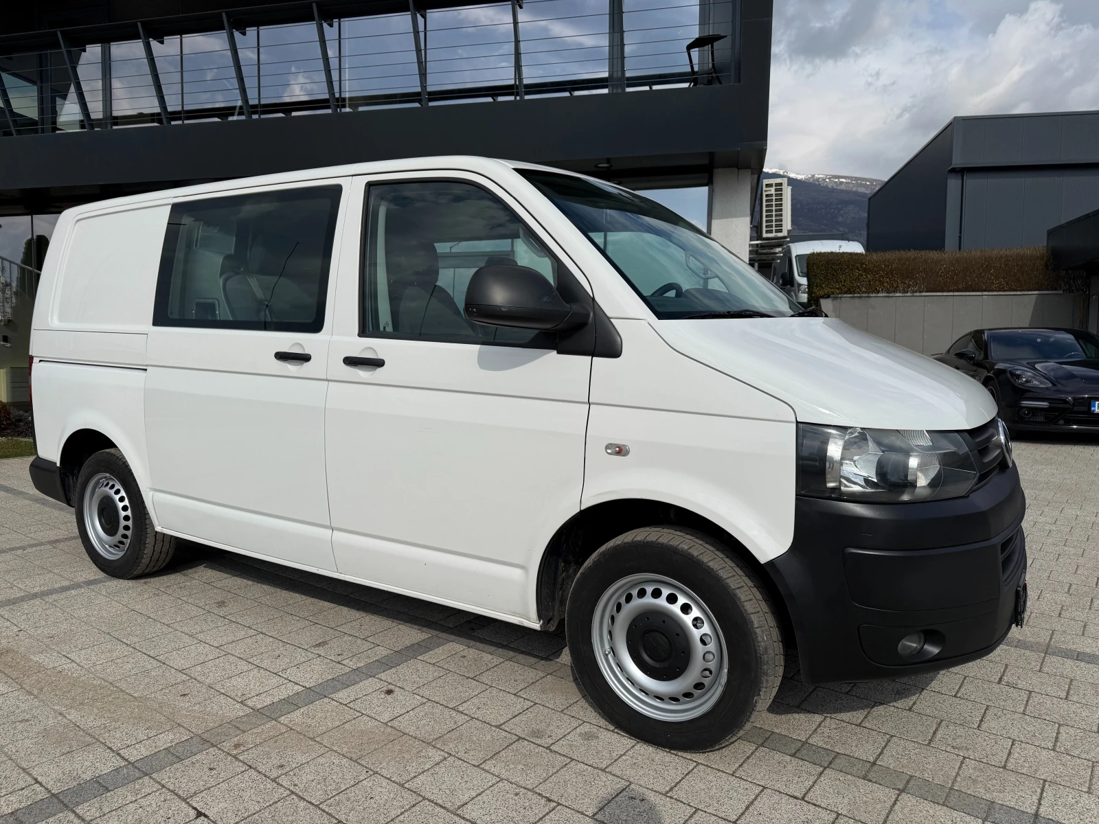 VW Transporter 2.0TDI 140к.с. Товаропътнически 5-местен Клима  - изображение 2