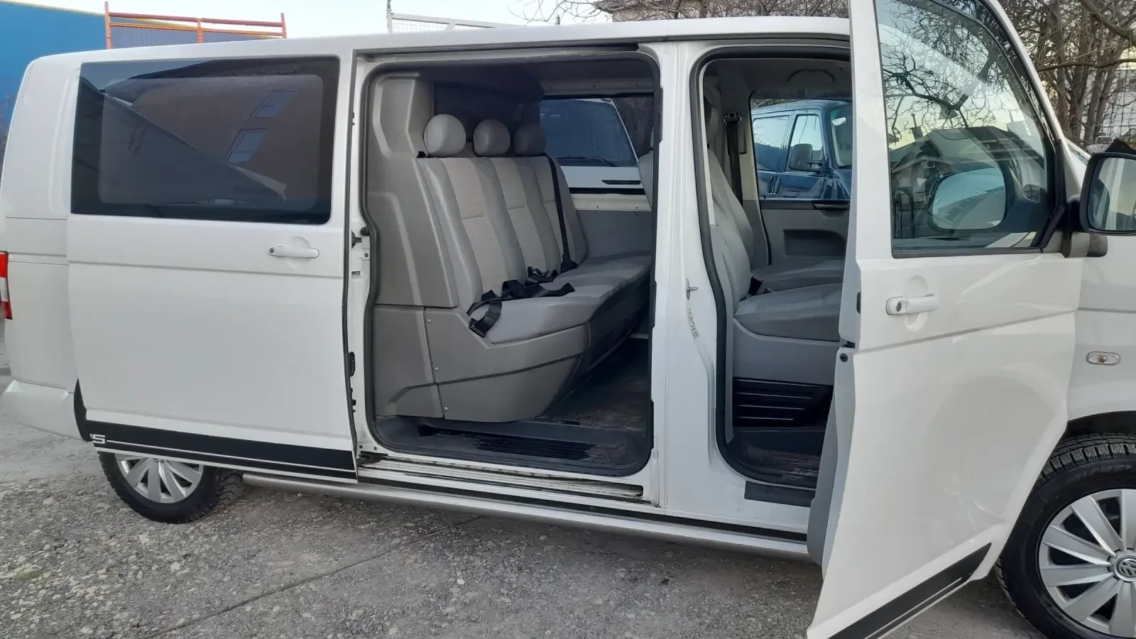 VW Transporter 2.0TDI 140 kc Automatic DSG Klima, снимка 11 - Бусове и автобуси - 53791031