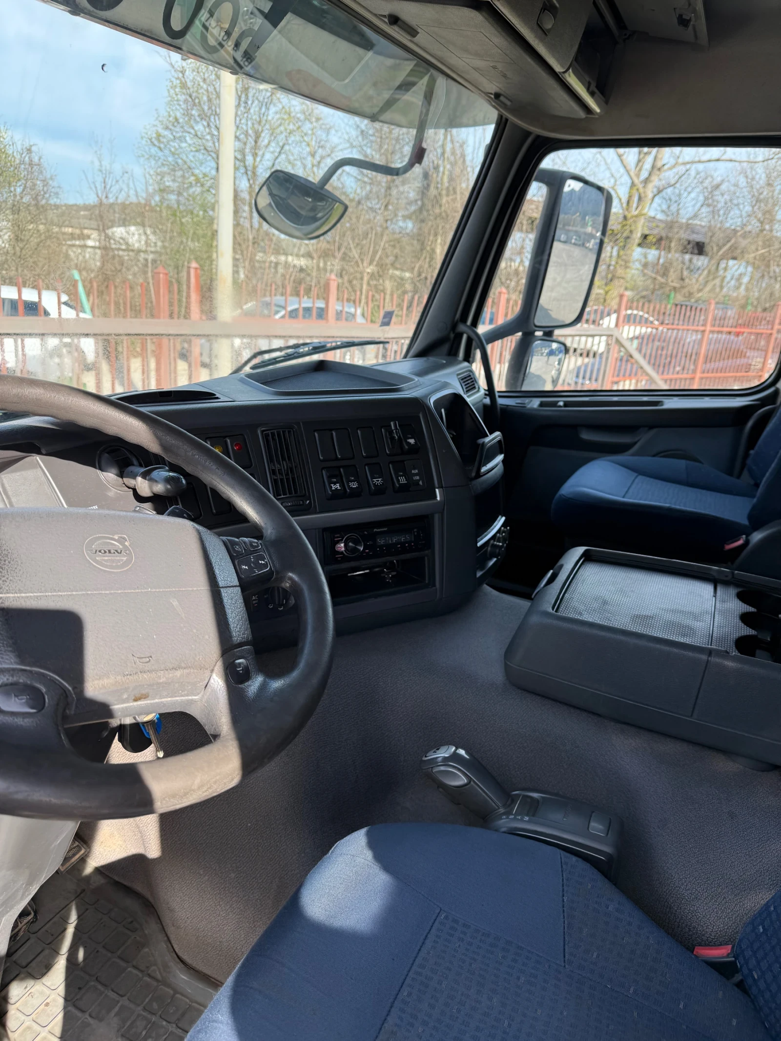Volvo Fm 500 8x4* самосвал* перфектен* France, снимка 12 - Камиони - 54137663