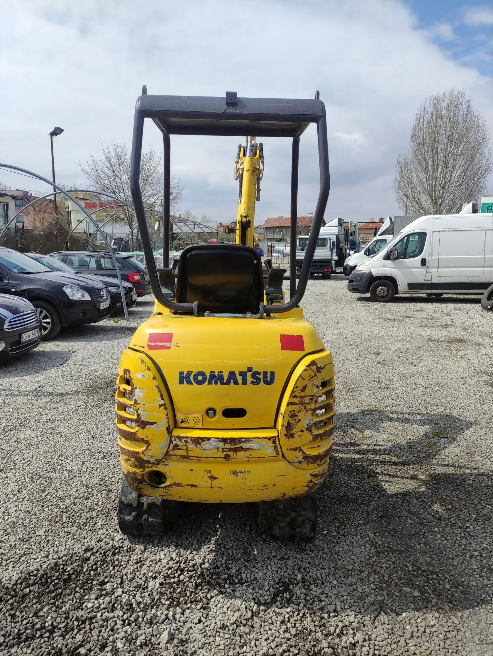 Багер Komatsu PC12R-8 - изображение 2